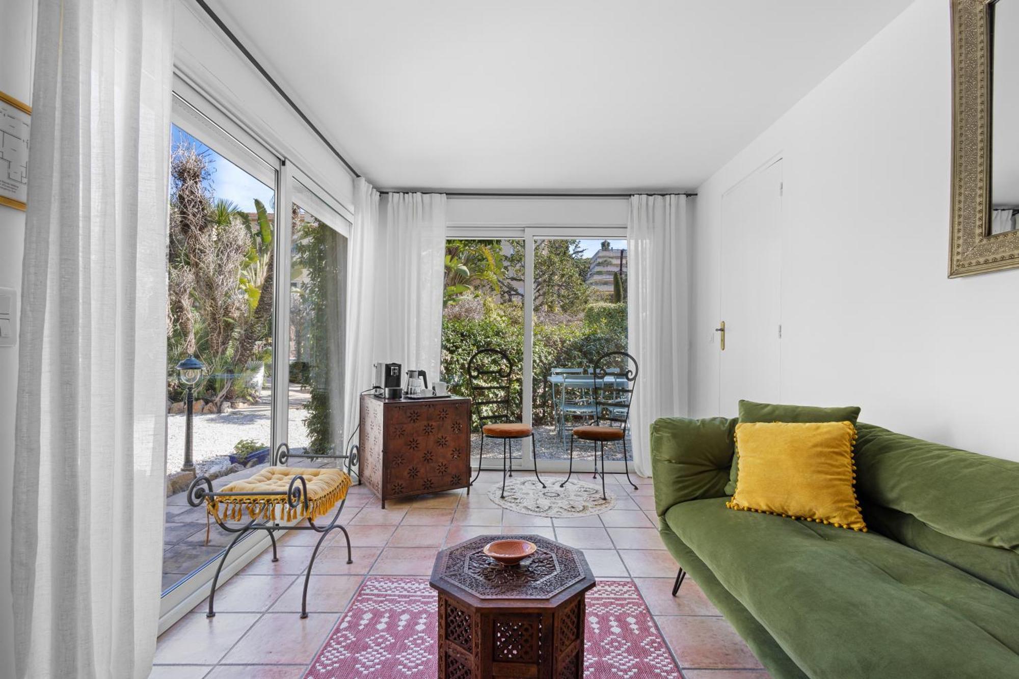 Hotel La Villa Sainte Valerie Adults Only Juan-les-Pins Ngoại thất bức ảnh