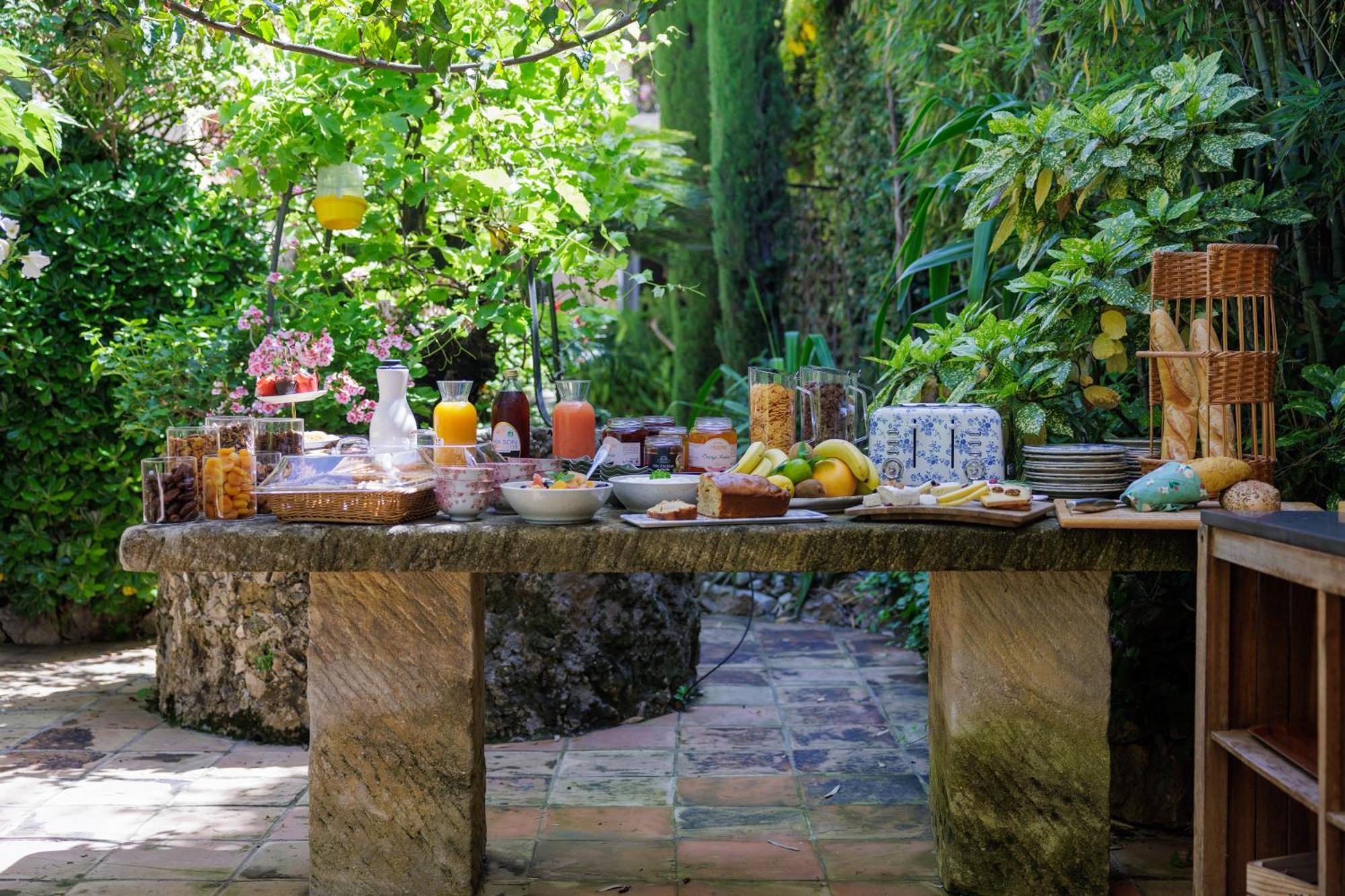 Hotel La Villa Sainte Valerie Adults Only Juan-les-Pins Ngoại thất bức ảnh